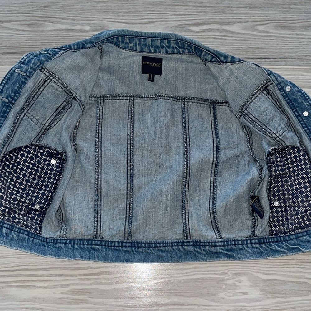 Highway Jeans Cropped Light Wash Denim Jacket Size Small 100% Cotton - Picture 7 of 9